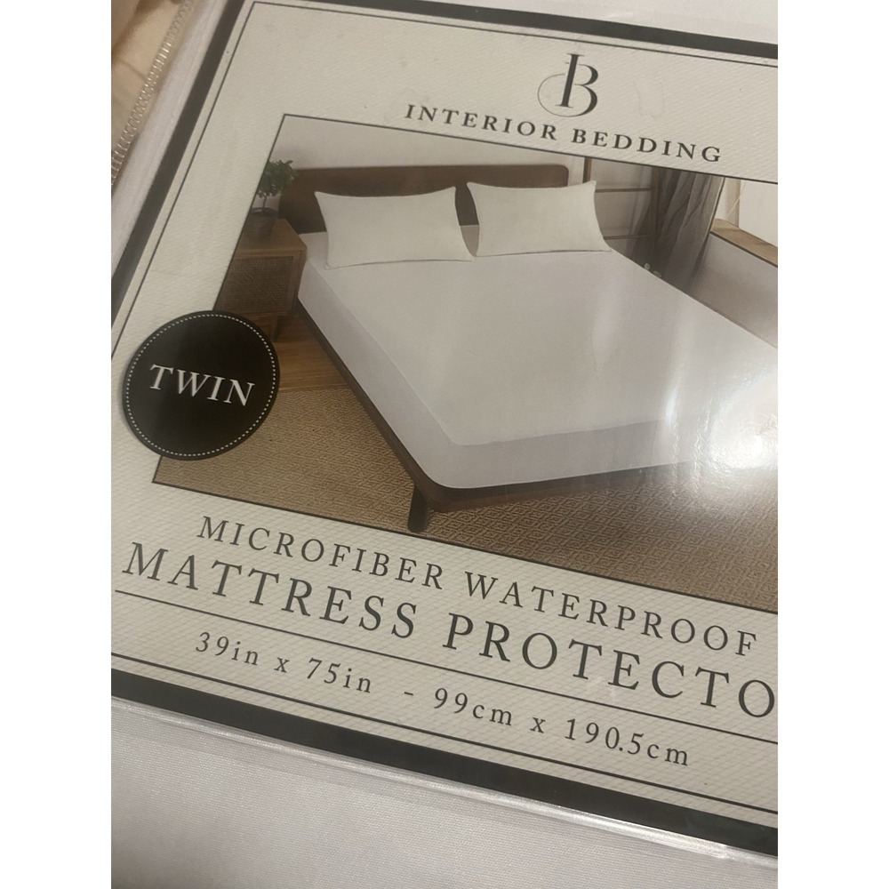Microfiber Waterproof Mattress Protector Twin Size - Picture 2 of 2